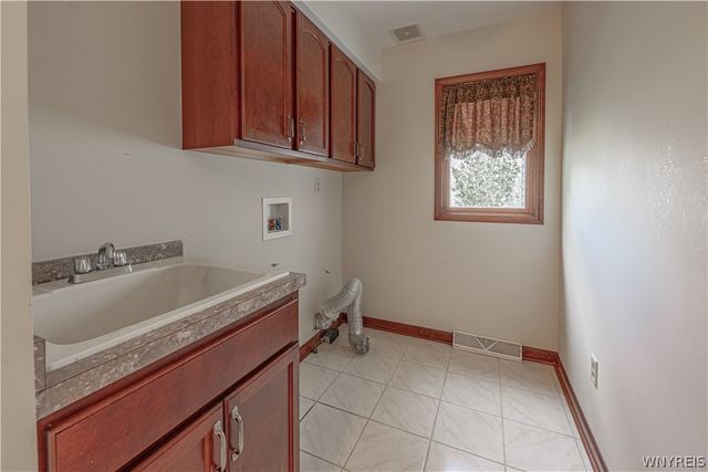 3870 Ontario Drive, Wheatfield, NY 14120
