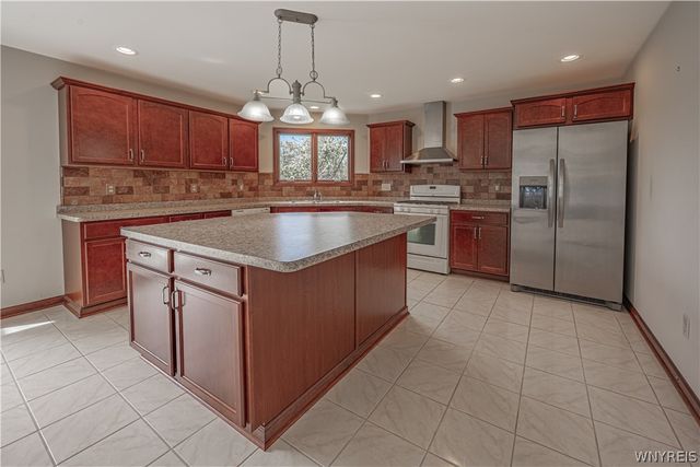 3870 Ontario Drive, Wheatfield, NY 14120