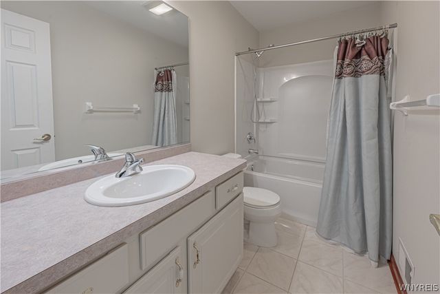 3870 Ontario Drive, Wheatfield, NY 14120