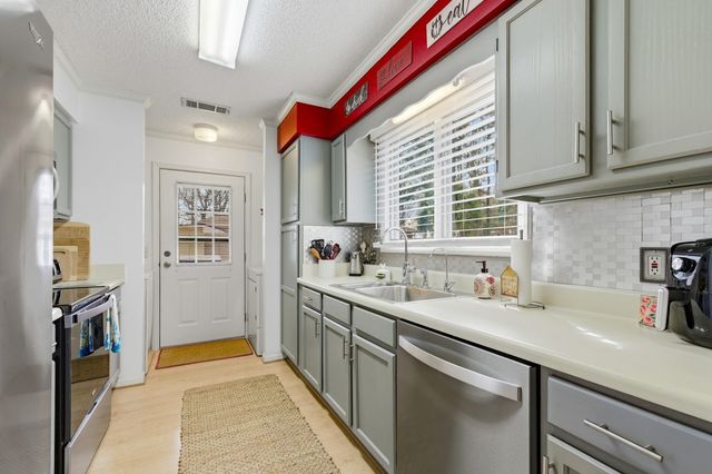 804 Victoria Ct., Murrells Inlet, SC 29576