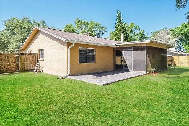 515 SANDALWOOD DRIVE, Plant City, FL 33563
