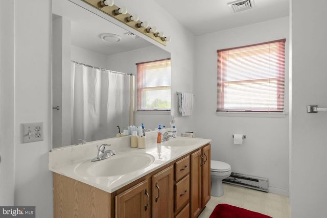 469 GAULT RD, Narvon, PA 17555