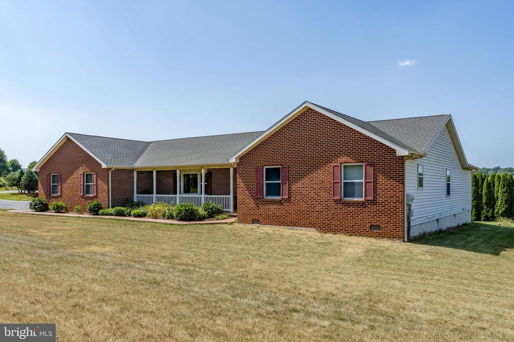 469 GAULT RD, Narvon, PA 17555