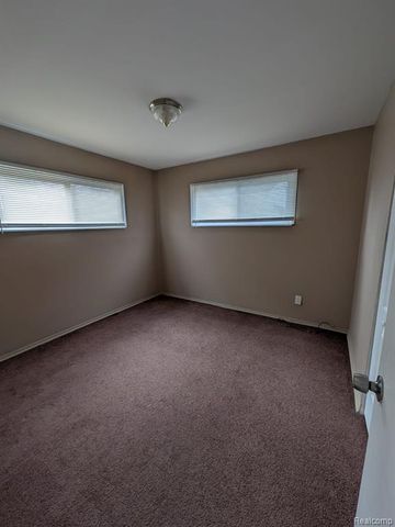 34909 John Street, Wayne, MI 48184