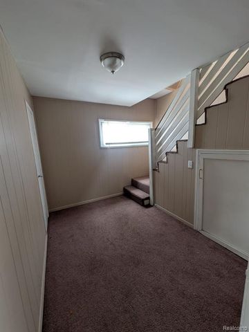 34909 John Street, Wayne, MI 48184