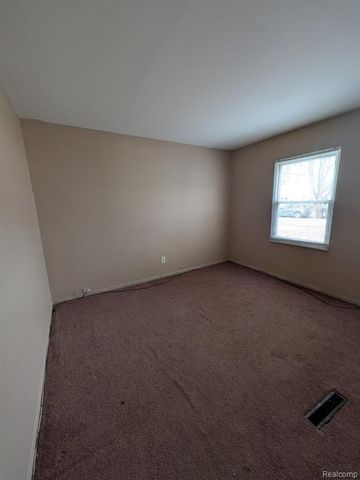 34909 John Street, Wayne, MI 48184