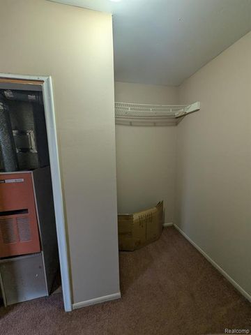 34909 John Street, Wayne, MI 48184