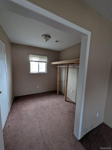 34909 John Street, Wayne, MI 48184