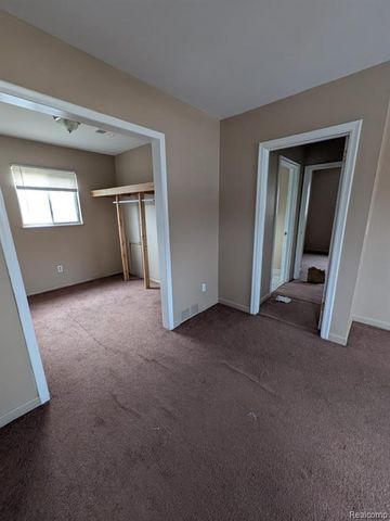 34909 John Street, Wayne, MI 48184