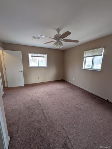 34909 John Street, Wayne, MI 48184