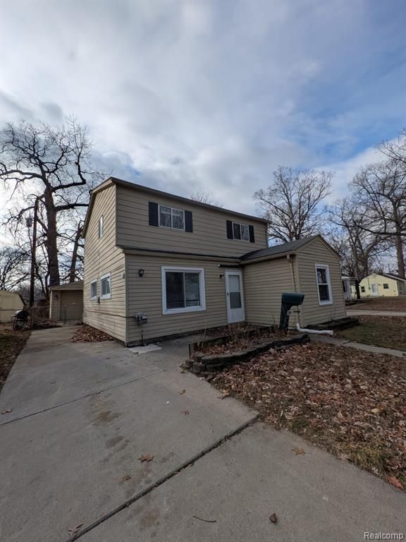 34909 John Street, Wayne, MI 48184