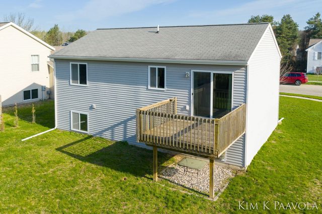 377 White Pine Court, Belding, MI 48809