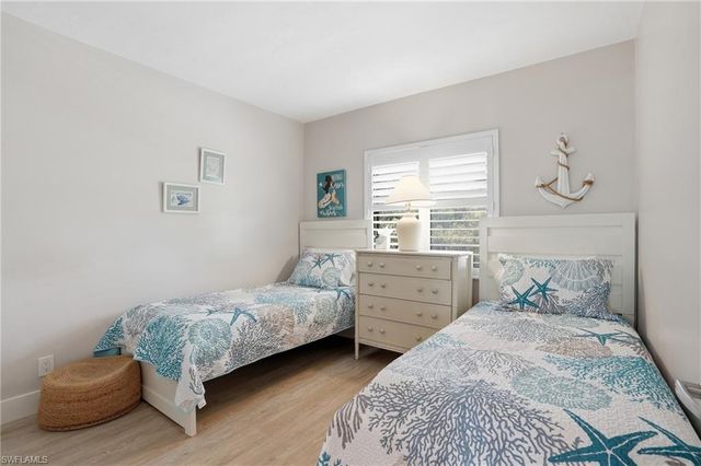 803 River Point DR 107B, Naples, FL 34102