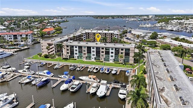 803 River Point DR 107B, Naples, FL 34102