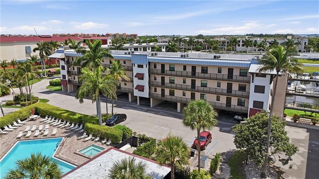 803 River Point DR 107B, Naples, FL 34102