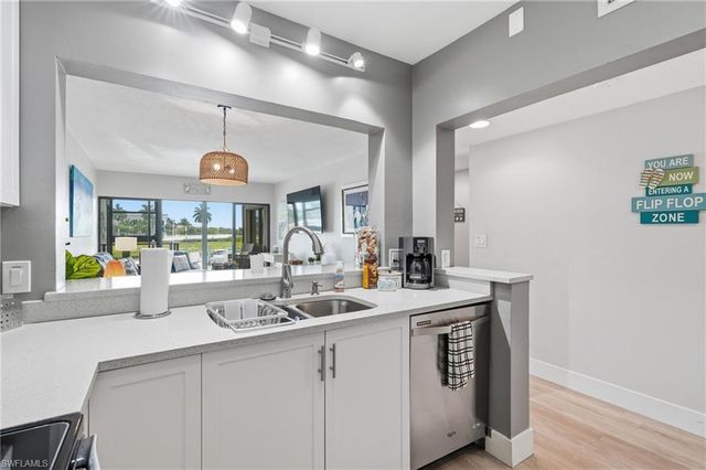 803 River Point DR 107B, Naples, FL 34102