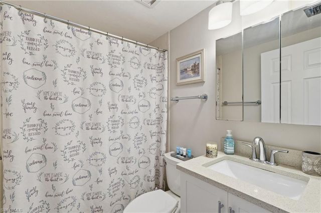 803 River Point DR 107B, Naples, FL 34102