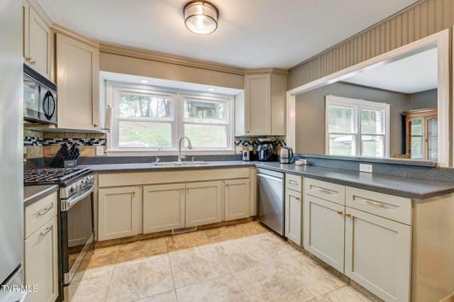 45 Link Hills Circle, Greeneville, TN 37743