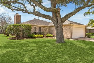 2906 S Peach Hollow Circle, Pearland, TX 77584