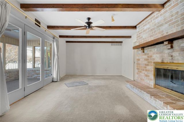 1937 Saucon Dale Circle, Lower Saucon Twp, PA 18015