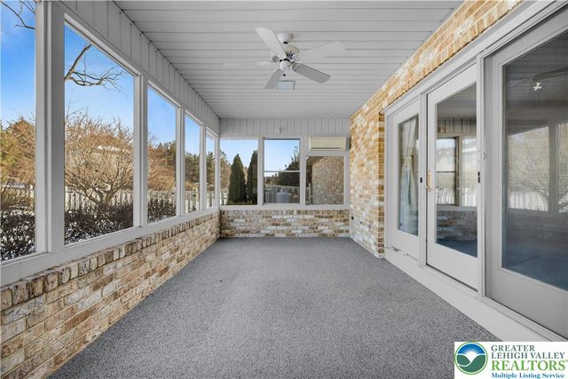 1937 Saucon Dale Circle, Lower Saucon Twp, PA 18015