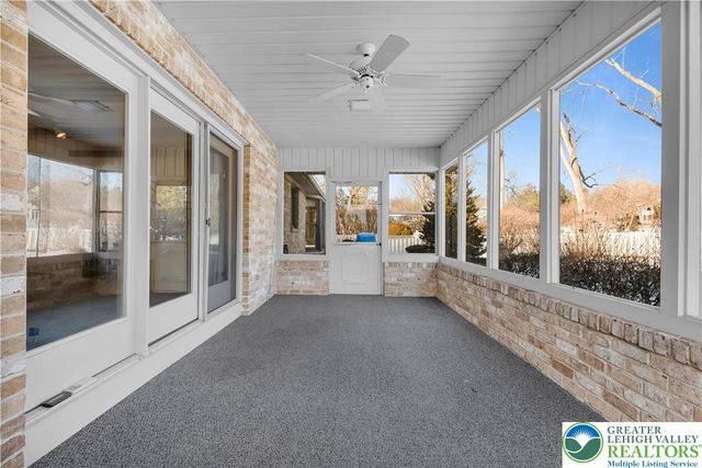 1937 Saucon Dale Circle, Lower Saucon Twp, PA 18015