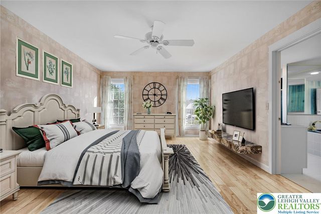 1937 Saucon Dale Circle, Lower Saucon Twp, PA 18015