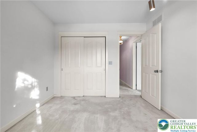 1937 Saucon Dale Circle, Lower Saucon Twp, PA 18015