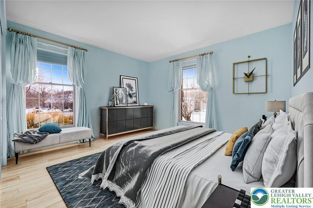 1937 Saucon Dale Circle, Lower Saucon Twp, PA 18015