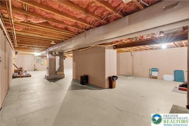 1937 Saucon Dale Circle, Lower Saucon Twp, PA 18015