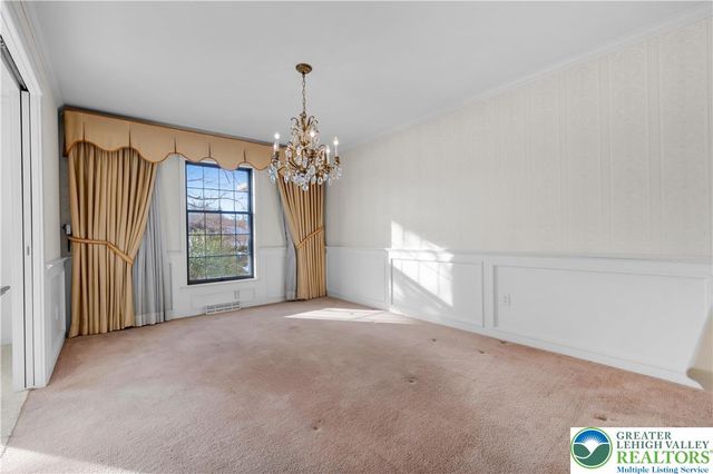 1937 Saucon Dale Circle, Lower Saucon Twp, PA 18015