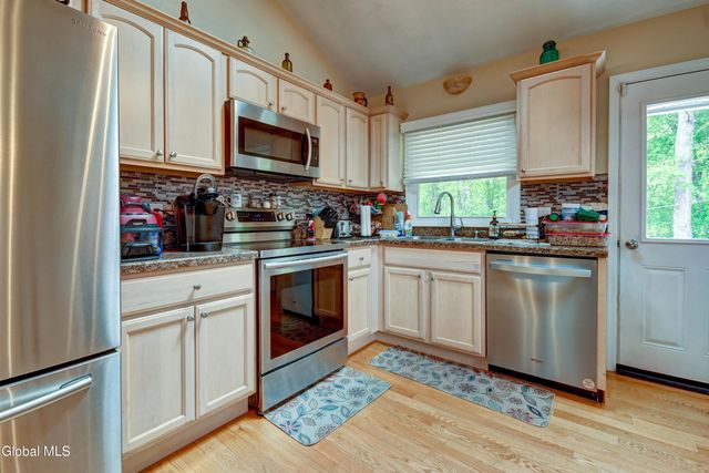 129 Okara Drive, Guilderland, NY 12303
