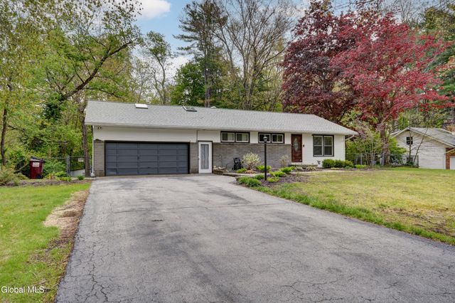 129 Okara Drive, Guilderland, NY 12303