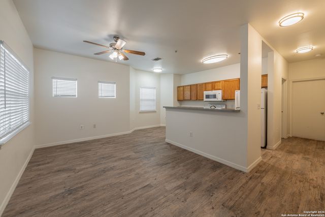 1000 Diamond Dr Apt 2004, Boerne, TX 78006