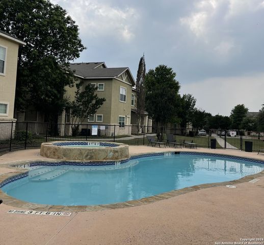 1000 Diamond Dr Apt 2004, Boerne, TX 78006