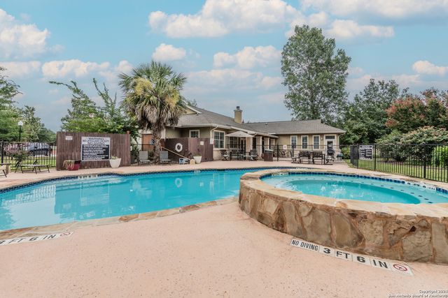 1000 Diamond Dr Apt 2004, Boerne, TX 78006