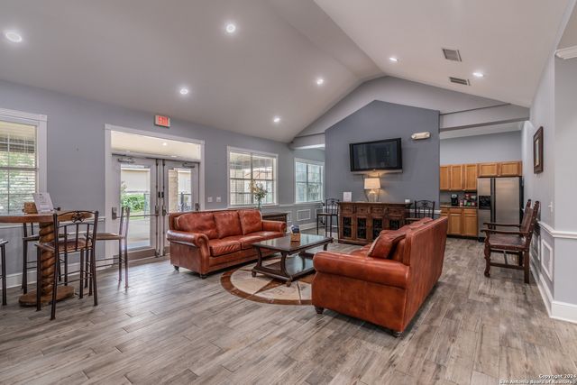 1000 Diamond Dr Apt 2004, Boerne, TX 78006