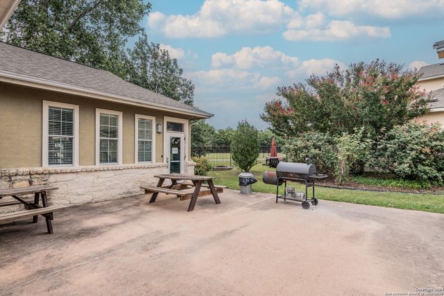 1000 Diamond Dr Apt 2004, Boerne, TX 78006