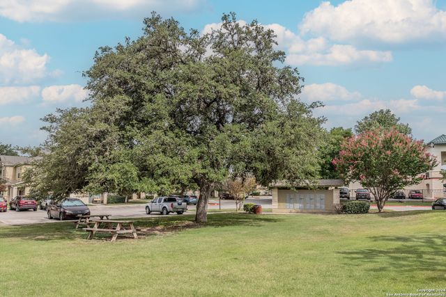 1000 Diamond Dr Apt 2004, Boerne, TX 78006