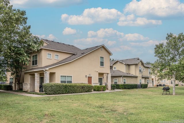 1000 Diamond Dr Apt 2004, Boerne, TX 78006