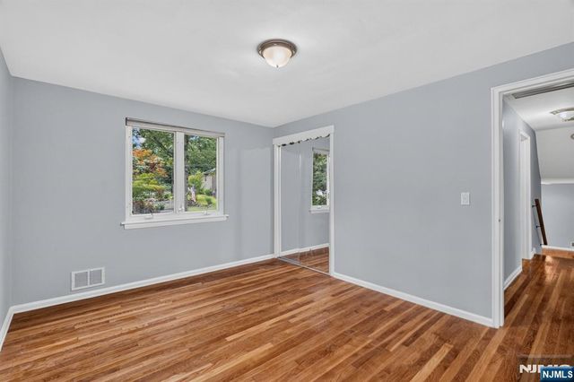 11 Lockwood Lane, Closter, NJ 07624