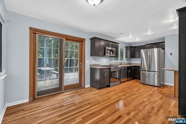 11 Lockwood Lane, Closter, NJ 07624