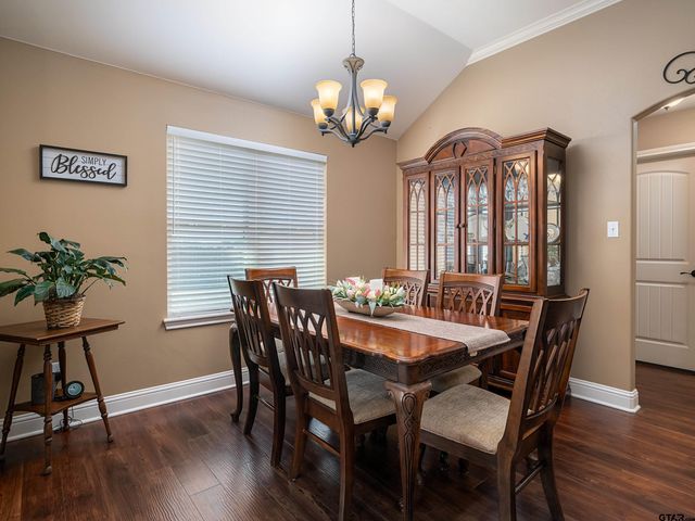 408 Laura Ln., Chandler, TX 75758