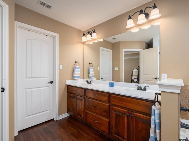 408 Laura Ln., Chandler, TX 75758