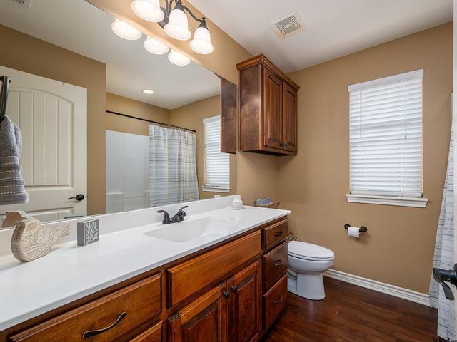 408 Laura Ln., Chandler, TX 75758