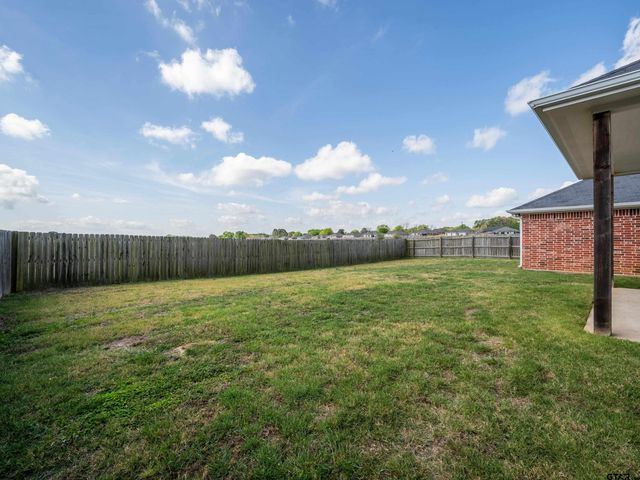 408 Laura Ln., Chandler, TX 75758