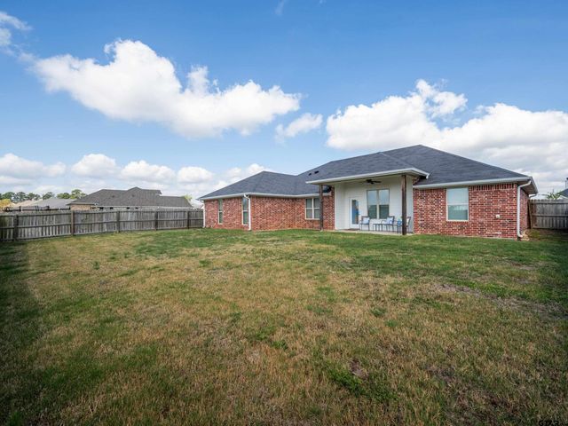 408 Laura Ln., Chandler, TX 75758