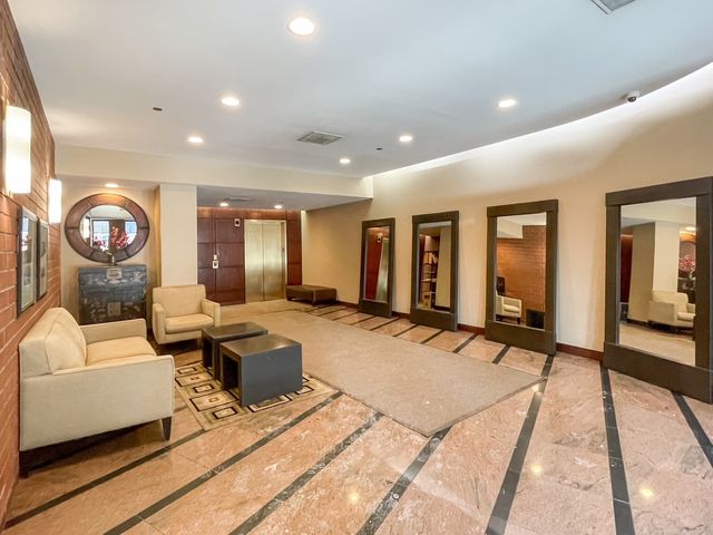 350 W Belden Avenue 511, Chicago, IL 60614