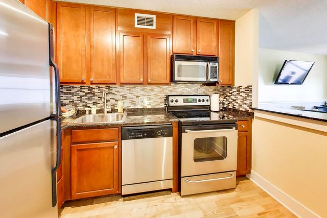 350 W Belden Avenue 511, Chicago, IL 60614