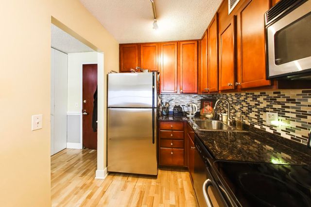350 W Belden Avenue 511, Chicago, IL 60614